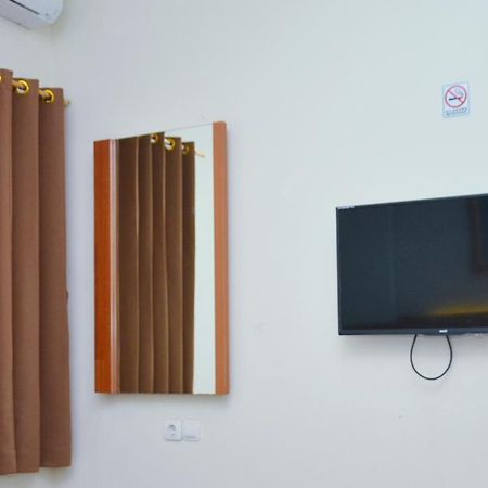 Gaia Asri Hotel Pamanukan Hilir الغرفة الصورة